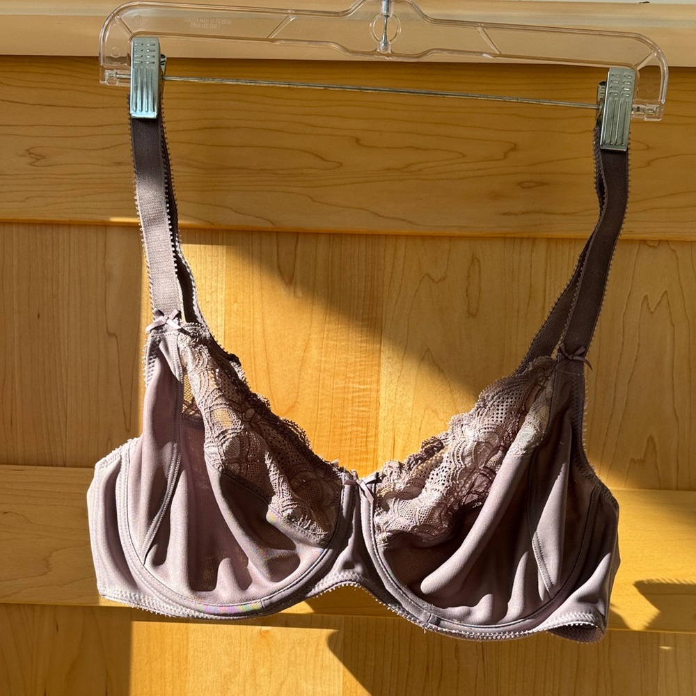 Contourelle Lace Accent Bra in Dusty Purple